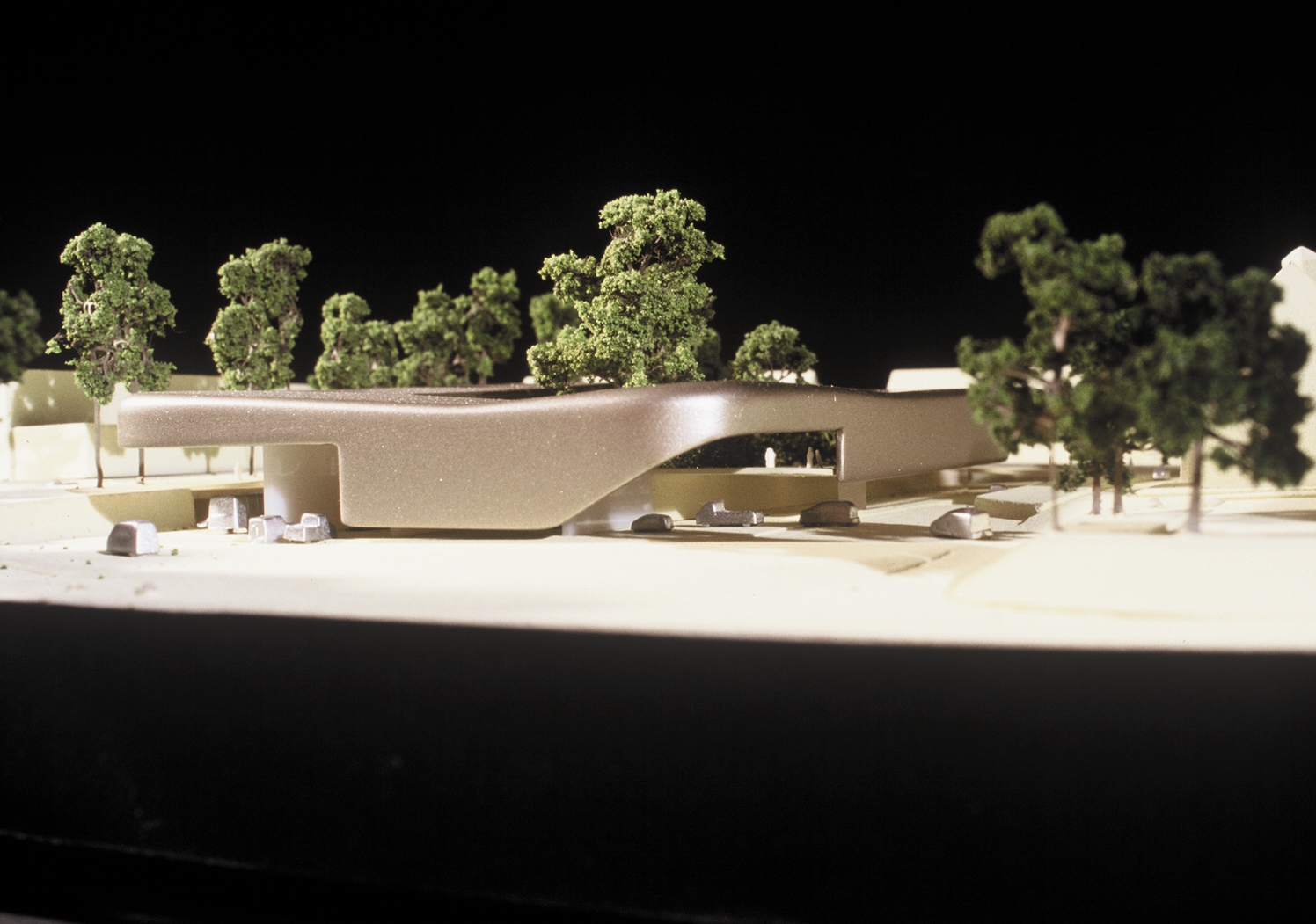 KFZ_Halle_Modell_Seitenansicht